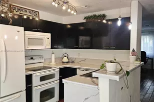 126 Hidden Ct Rd, Hollywood, FL 33023 - Photo 5