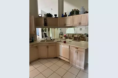 188 Gulfstream Cir, Royal Palm Beach, FL 33411 - Photo 7