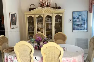 188 Gulfstream Cir, Royal Palm Beach, FL 33411 - Photo 3