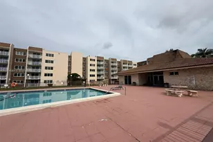 6940 Miami Gardens Dr, Hialeah, FL 33015 - Photo 17