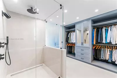 1011 N Venetian Dr, Miami, FL 33139 - Photo 25