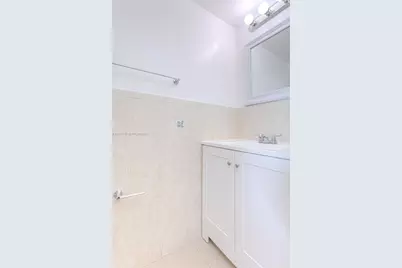 5698 W 25th Ct #5698, Hialeah, FL 33016 - Photo 11