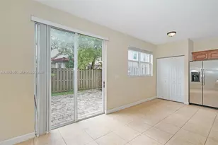 1048 NE 208th St, Miami, FL 33179 - Photo 11