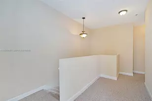 1048 NE 208th St, Miami, FL 33179 - Photo 17