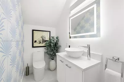 2679 NE 8th Ave, Wilton Manors, FL 33334 - Photo 23