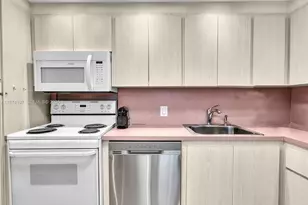 20400 W Country Club Dr, Aventura, FL 33180 - Photo 15