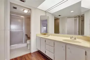 13001 SW 11th Ct, Pembroke Pines, FL 33027 - Photo 23