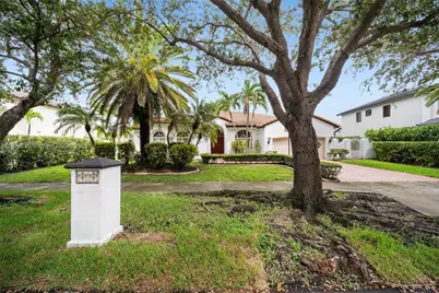 7841 NW 169th Ter, Miami Lakes, FL 33016 - Photo 5