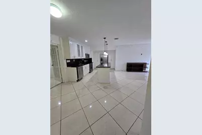 110 W 53rd St, Hialeah, FL 33012 - Photo 9