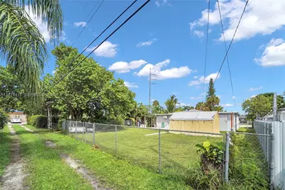 1260 NE 135th St, North Miami, FL 33161 - Photo 61