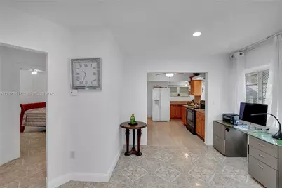 1260 NE 135th St, North Miami, FL 33161 - Photo 15