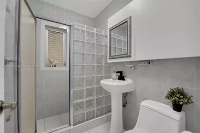 1260 NE 135th St, North Miami, FL 33161 - Photo 43