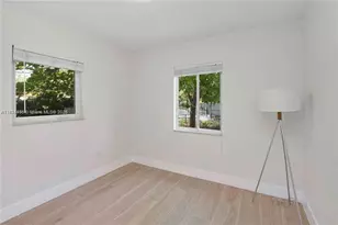 990 NE 159th St, North Miami Beach, FL 33162 - Photo 9