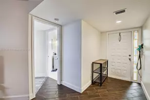 984 NW 93rd Ave, Plantation, FL 33324 - Photo 7