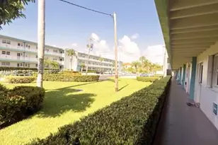 3923 NE 166th St, North Miami Beach, FL 33160 - Photo 17