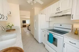 3923 NE 166th St, North Miami Beach, FL 33160 - Photo 9