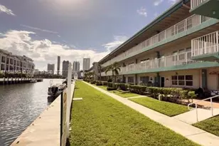 3923 NE 166th St, North Miami Beach, FL 33160 - Photo 25