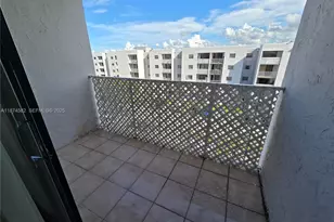 8185 NW 7th St, Miami, FL 33126 - Photo 13