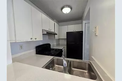 8185 NW 7th St #506, Miami, FL 33126 - Photo 3