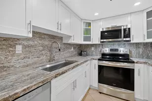 2401 Collins Ave, Miami Beach, FL 33140 - Photo 7