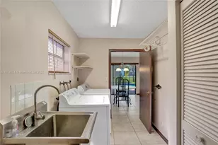 10682 NW 6th St, Coral Springs, FL 33071 - Photo 39