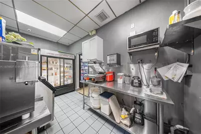 9606 SW 72nd St, Miami, FL 33173 - Photo 15