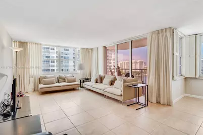 18041 Biscayne Blvd #1404, Aventura, FL 33160 - Photo 11