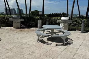 601 NE 36th St, Miami, FL 33137 - Photo 13