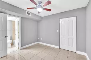 2890 N Oakland Forest Dr, Oakland Park, FL 33309 - Photo 11