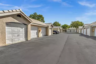 2890 N Oakland Forest Dr, Oakland Park, FL 33309 - Photo 45