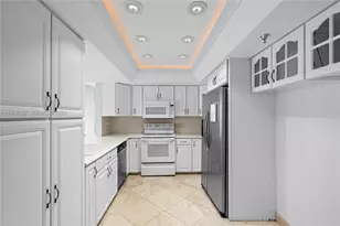 520 Brickell Key Dr, Miami, FL 33131 - Photo 13