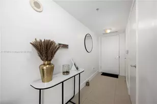 41 SE 5th St, Miami, FL 33131 - Photo 11