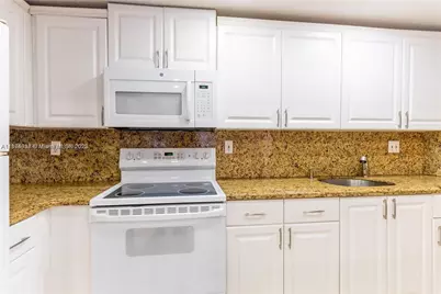 17600 NW 68th Ave #B2005, Hialeah, FL 33015 - Photo 7