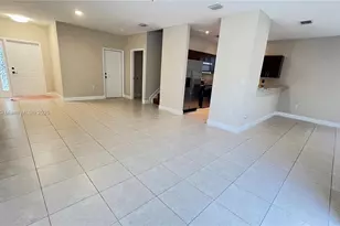 370 NE 34th Ave, Homestead, FL 33033 - Photo 3