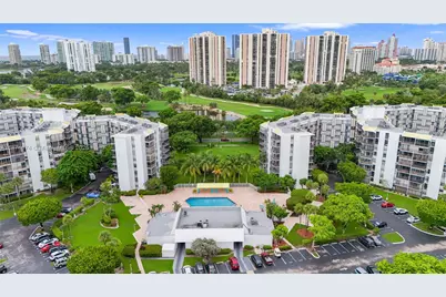20400 W Country Club Dr #416, Aventura, FL 33180 - Photo 31