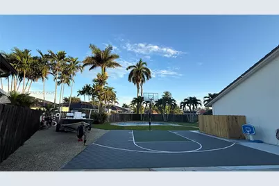 840 NW 134th Ave, Miami, FL 33182 - Photo 9