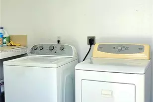 5704 SW 37th St, West Park, FL 33023 - Photo 15