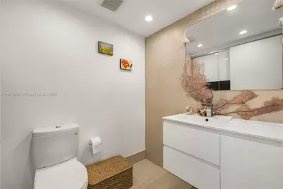 5401 Collins Ave #1231, Miami Beach, FL 33140 - Photo 21