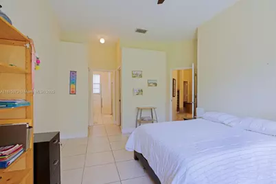2430 SE 7th Pl, Homestead, FL 33033 - Photo 13