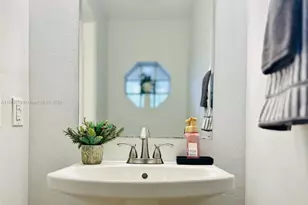 8952 NW 38th Dr, Coral Springs, FL 33065 - Photo 7