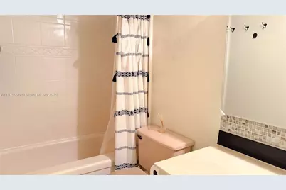2851 NE 183rd St #1110E, Aventura, FL 33160 - Photo 19
