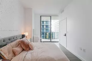 45 SW 9th St, Miami, FL 33130 - Photo 13