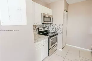 8734 SW 3rd St, Pembroke Pines, FL 33025 - Photo 5