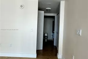 41 SE 5th St, Miami, FL 33131 - Photo 21