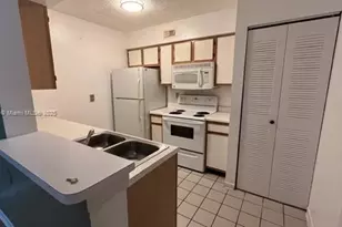 2820 N Oakland Forest Dr, Oakland Park, FL 33309 - Photo 5