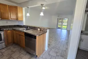 10600 NW 10th St, Pembroke Pines, FL 33026 - Photo 7