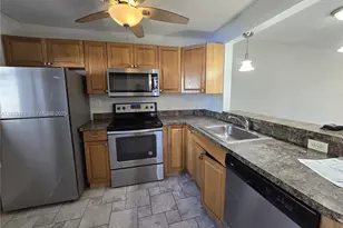 10600 NW 10th St, Pembroke Pines, FL 33026 - Photo 5