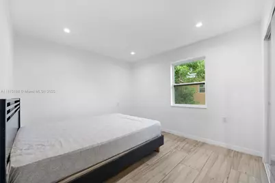 524 NW 10th, Hallandale Beach, FL 33009 - Photo 13
