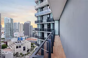 398 NE 5th St, Miami, FL 33132 - Photo 21