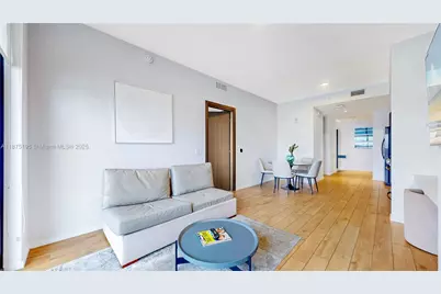 398 NE 5th St #2111, Miami, FL 33132 - Photo 3